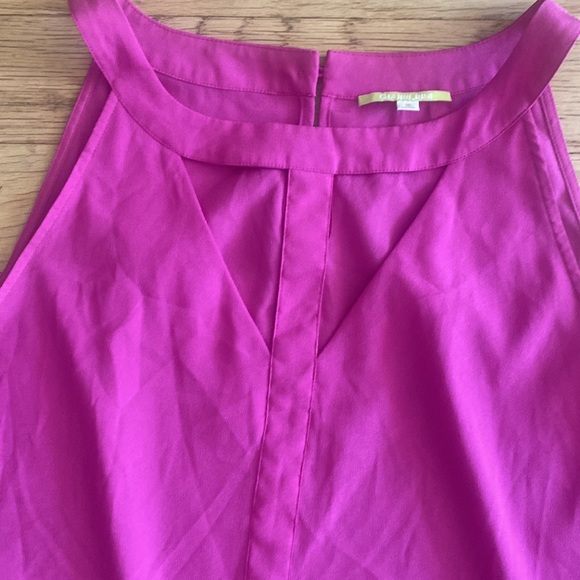 Two new tops - size large and M - Picture 3 of 4